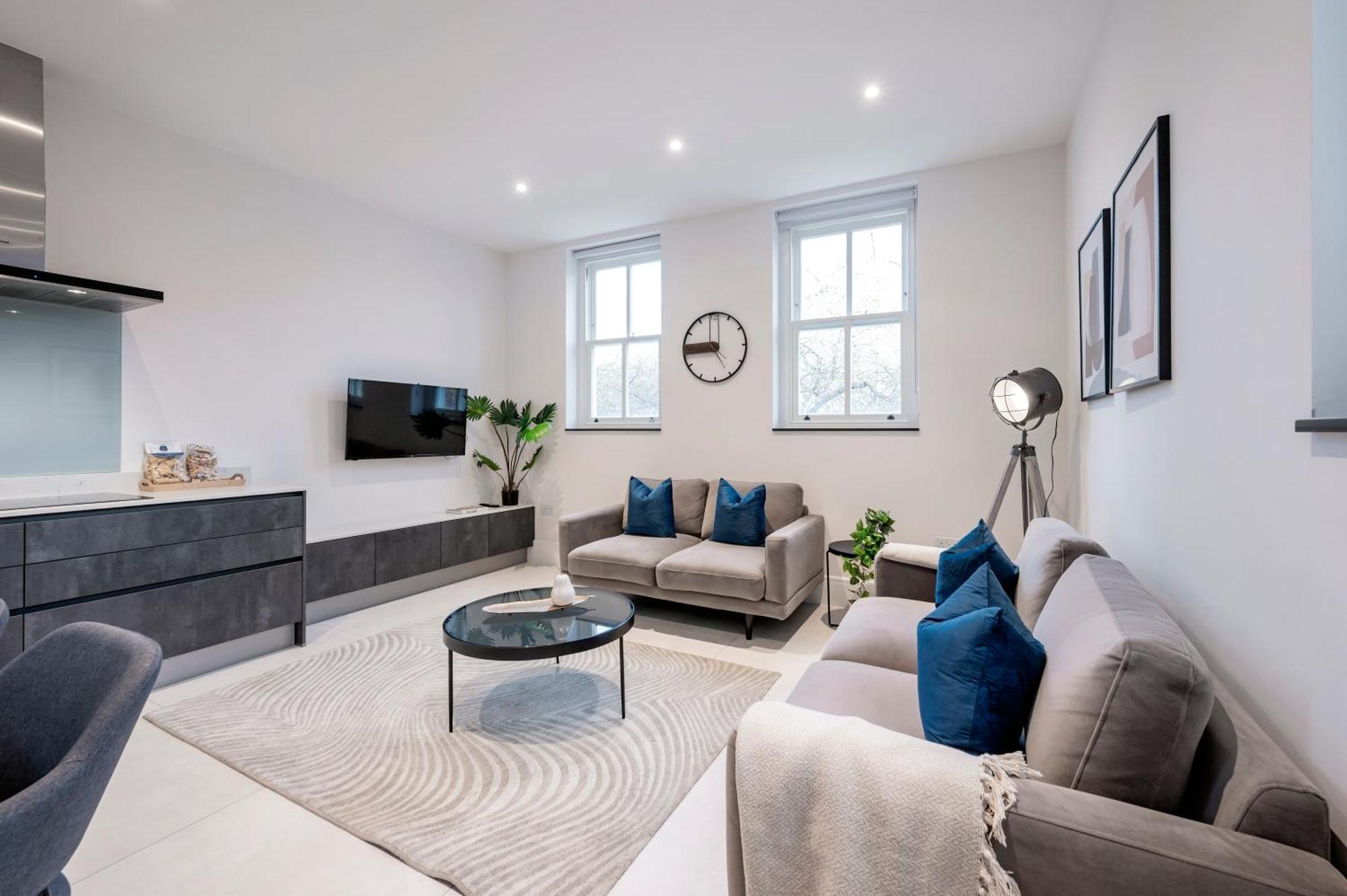 Premium Hungerford Road *