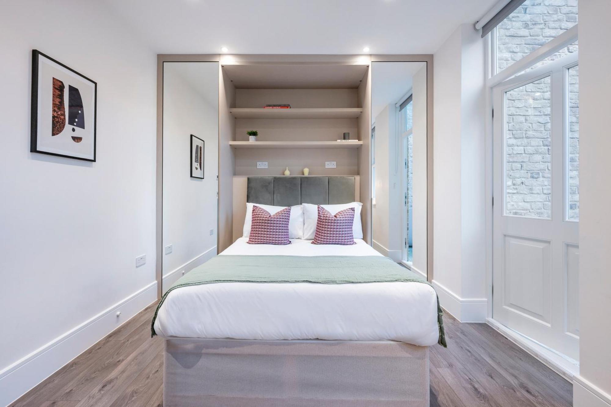 Premium Hungerford Road
