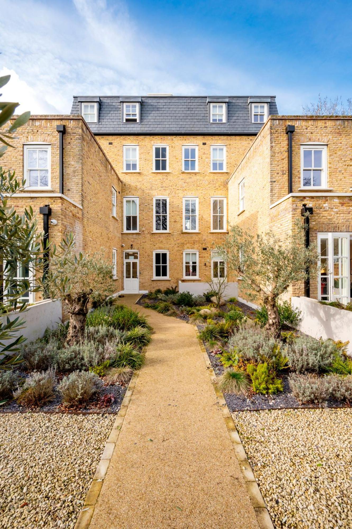 Premium Hungerford Road