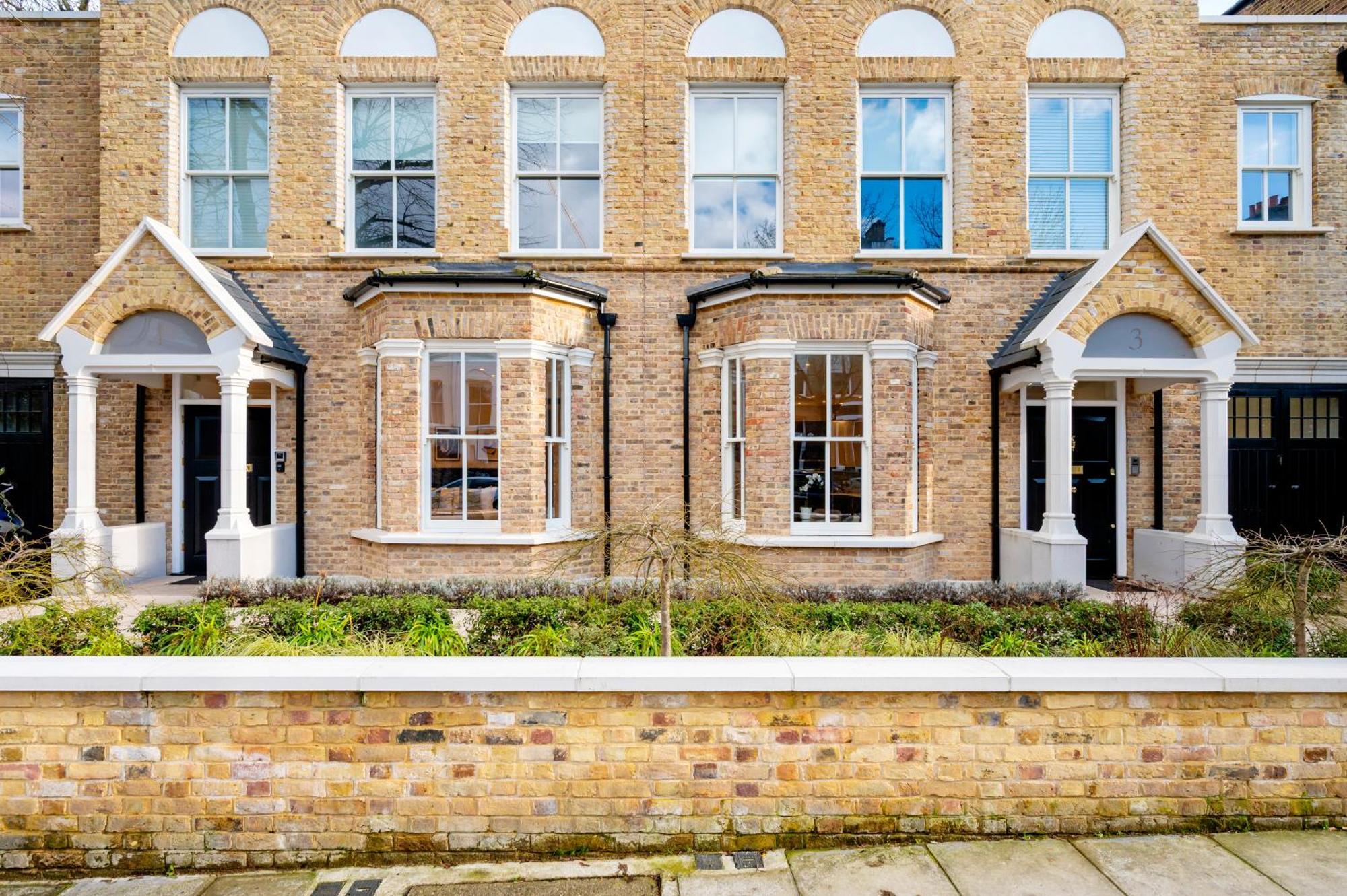 Premium Hungerford Road *