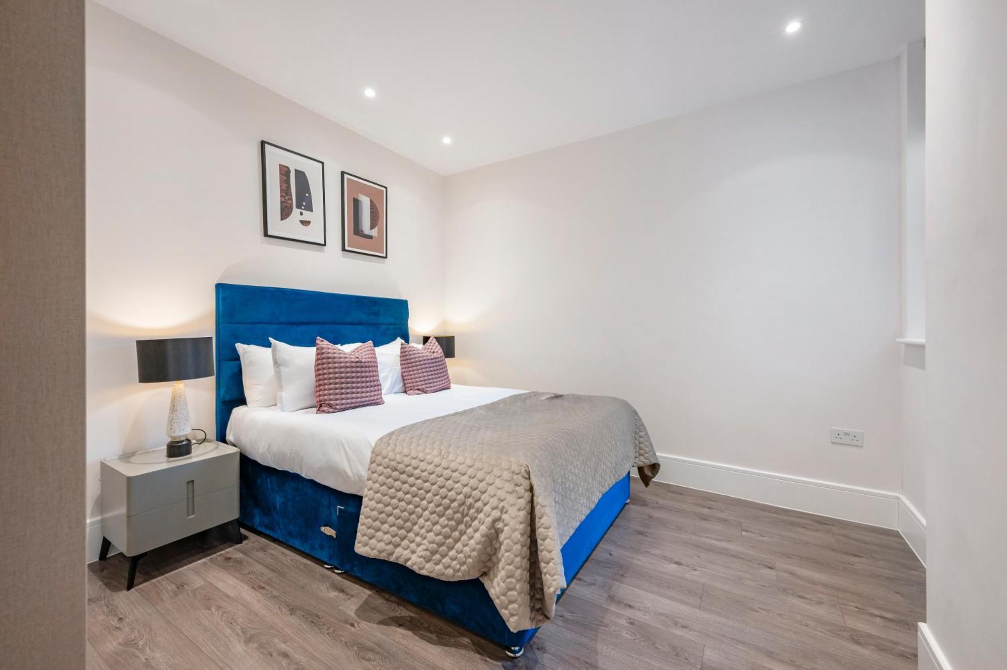Premium Hungerford Road *